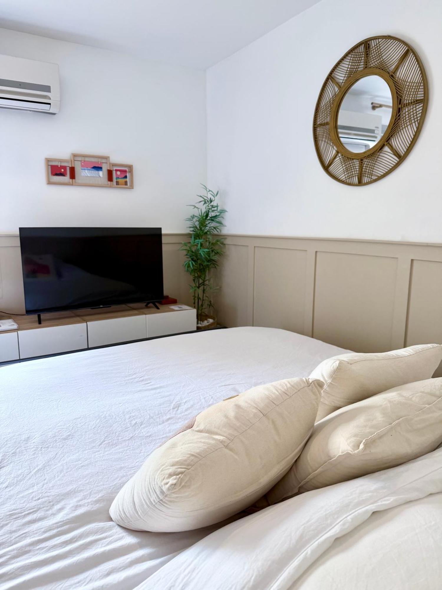 Appart Cosy, Piscine, Clim, Parking Prive - Proche Plage - Arrivee Autonome - Lit Queen Size لا سين سور مير المظهر الخارجي الصورة